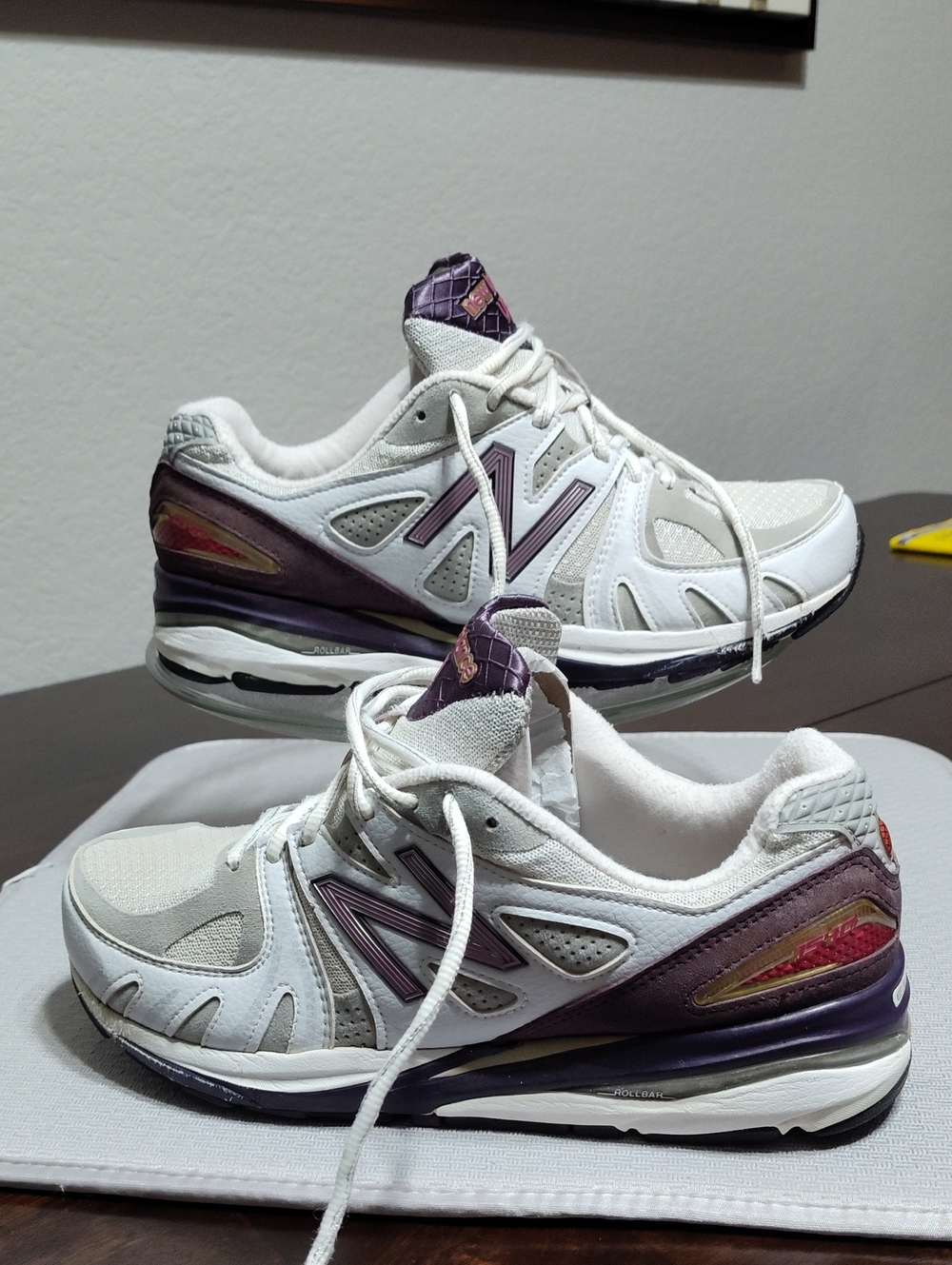 New Balance W1540WP V1 Athletic Shoes, White, Purple, Sz 10 4E